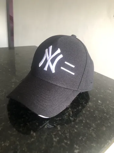 Boné new era novo