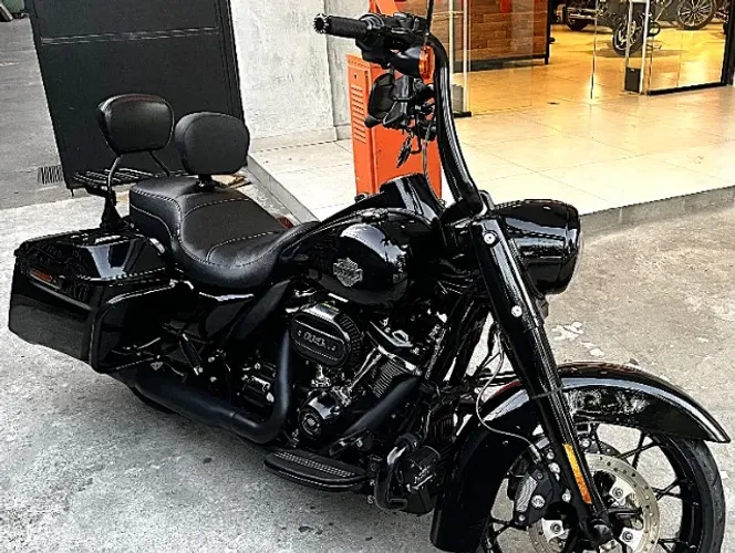 Harley Road King Special