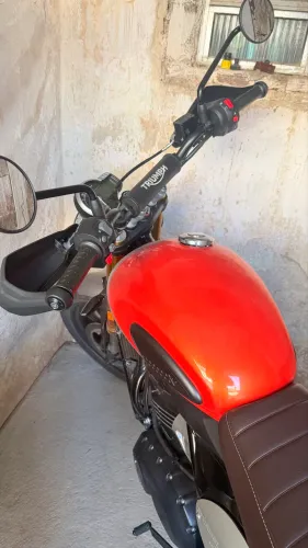 Scrambler 400x  laranja 2026 com 7543 km