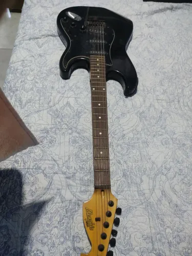 Guitarra Preta