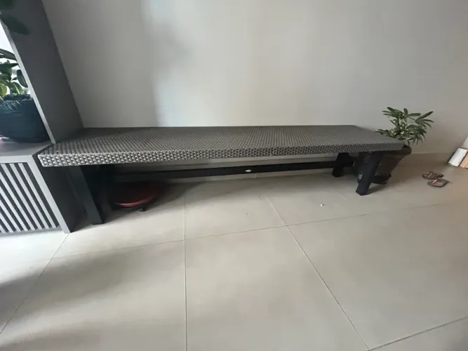 Banco de alumínio com treliça 1,80m - resistente e elegante