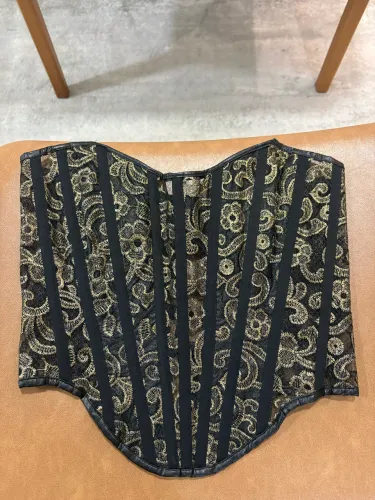 Corset Salgunamu Preto com Dourado Rendado Estruturado M Novo