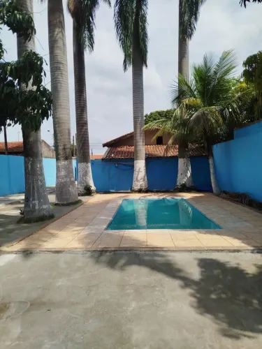 Chácara com área de lazer com piscina e casa separada,