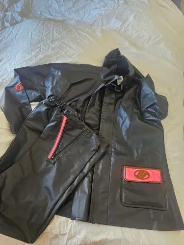Roupa de chuva alba