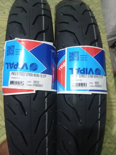 Vendo pneus traseiros de Titan e Biz 0 KM leia o anúncio antes de perguntar!!