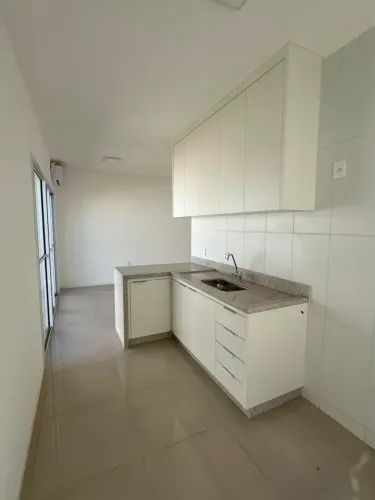 Imóvel para aluguel tem 80 metros quadrados com 2 quartos