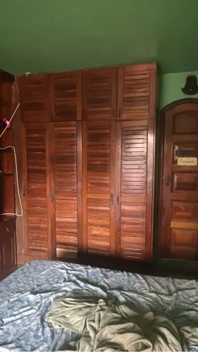 Armário de mogno