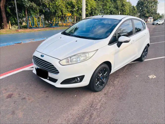 Ford Fiesta 1.6 16V Flex Aut. 5P 2014
