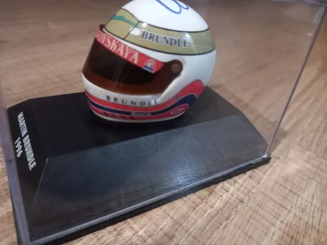 Miniatura Capacete F1 Martin Brundle 1996 escala 1:8