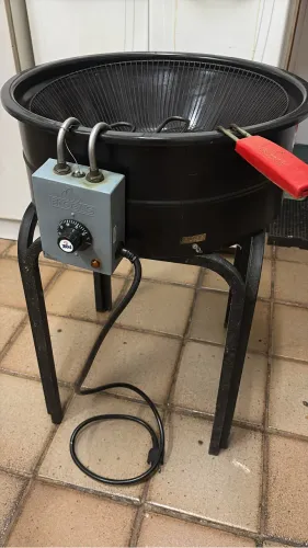 Fritadeira elétrica 12L (resistência com defeito)