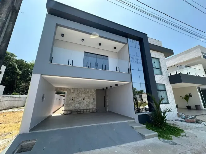 Condomínio Euro Ville - Linda casa de 2 pavimentos c/ 205 m² com 3 suítes, piscina e 2 vgs