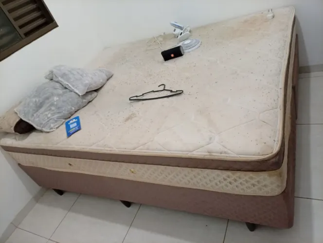 Cama box QUEM usada 