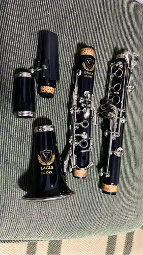 Clarinete EAGLE Sib seminova 