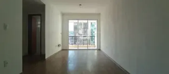 NO CENTRO MESMO DE JUIZ DE FORA 2 QAURTOS SUITE E PORTARIA 24 HS GARAGEM NUMERADA E COBERT