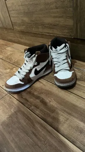 Air Jordan 1 high travis scott