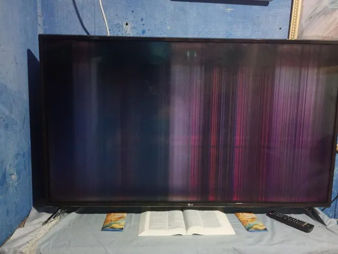 Eu Quero Vender Uma Tv 49 Polegadas 350$ Pra Retirada De Peças Maiis Ela Aparece A Imagem