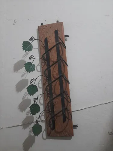 Adega em madeira demolição e ferro, 5 garrafas