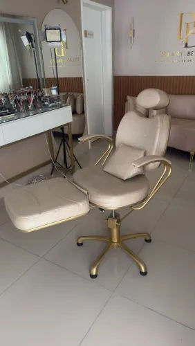 Cadeira maquiagem dourada