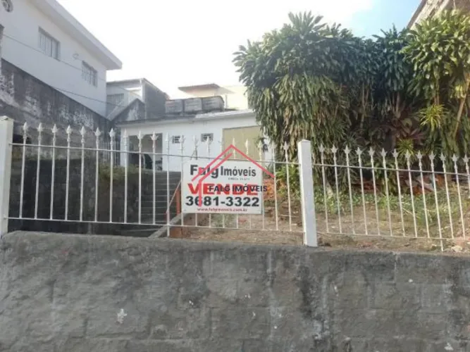 Terreno em aclive com 3 casas antigas á venda no Bairro Bela Vista - Osasco - SP.