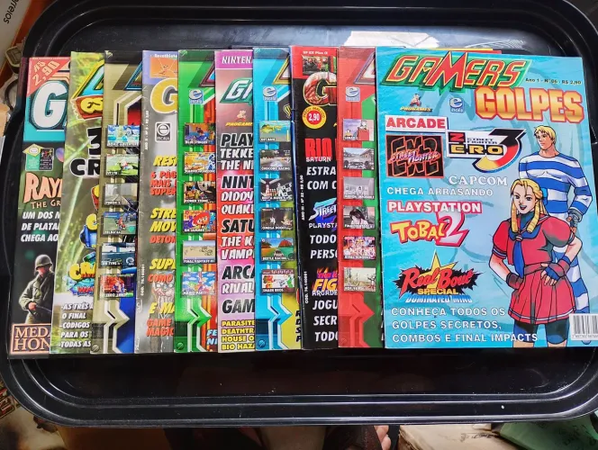 Lote com 10 revistas de games