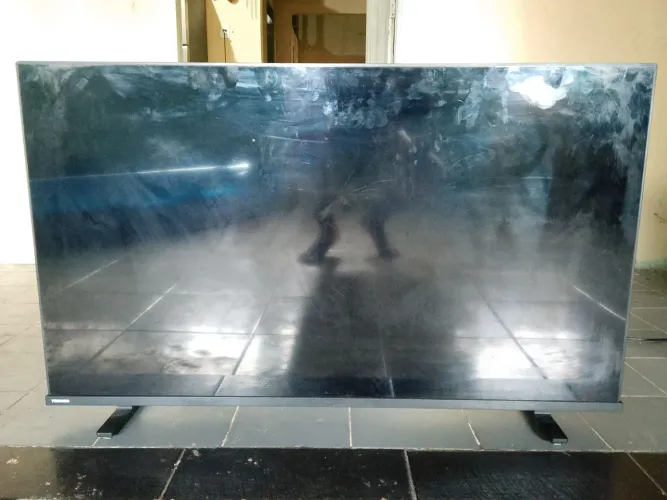 TV TOSHIBA 43 PLGD RETIRADA DE PECAS