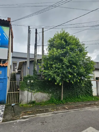 Casa no centro do Km 49 em Seropedica