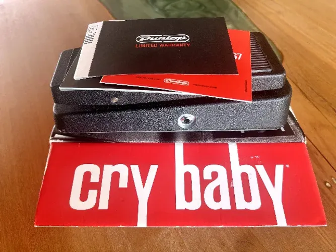 Pedal Cry Baby gcb95 na caixa