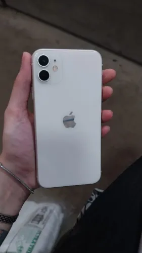 Iphone 11 128gb branco 72% saúde bateria