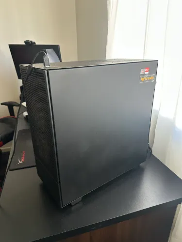 PC GAMER 7800x3d 9070XT