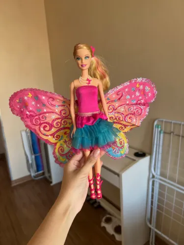 boneca barbie segredo das fadas com vestido 2 em 1