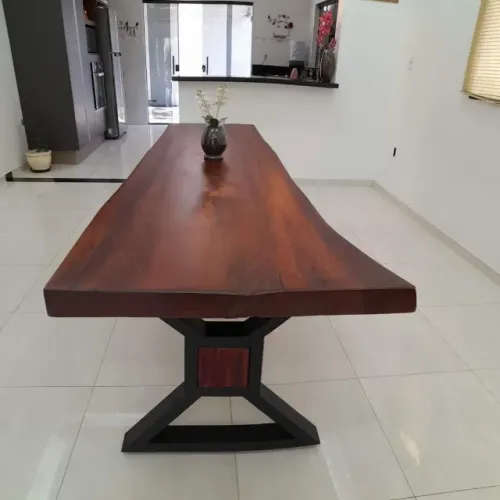 Mesa Linda  muirapiranga é de alta qualidade, muito resistente, pesada e famosa pela cor 