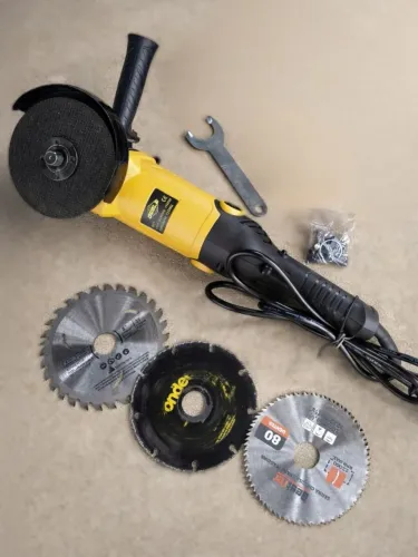 Esmerilhadeira Lixadeira angular 125mm Semi-Nova com discos e acessórios