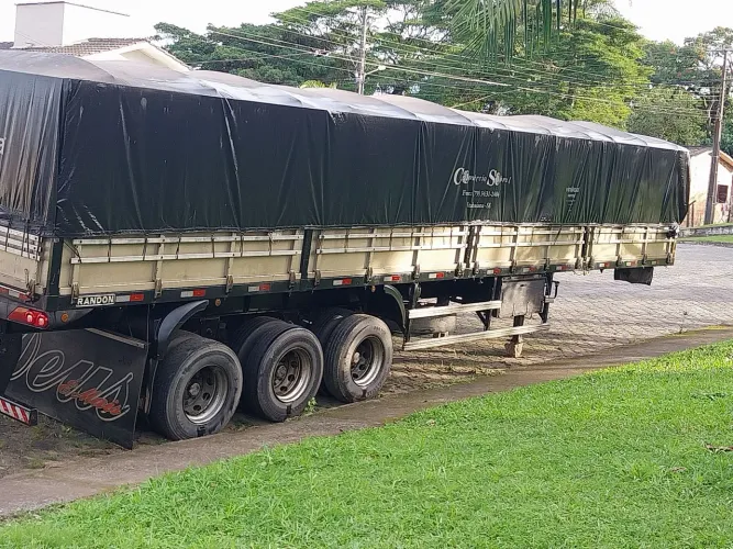 Carreta RANDON em ótimo estado revisada assoalho zerado