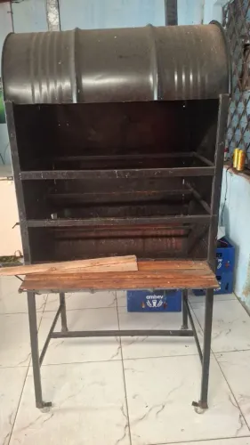 Churrasqueira para frango inteiro, carnes etc... 