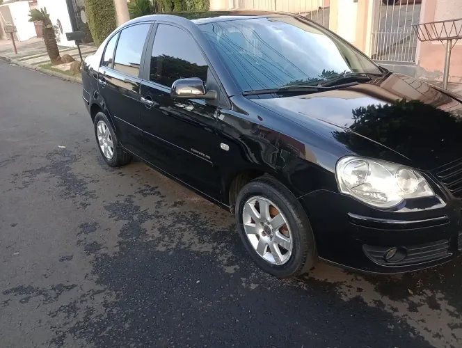 Volkswagen Polo Sed. Comfort. 1.6 MI Tot. Flex 8V 2009