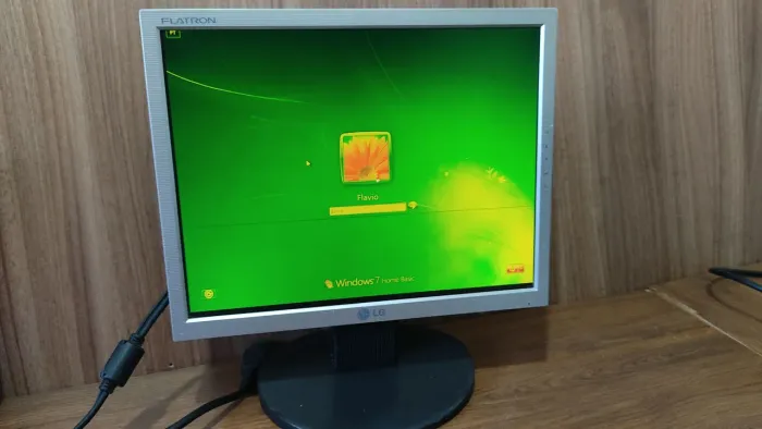 Monitor LG VGA 15 Polegadas Funcionando R$ 30,00