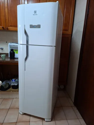 Geladeira Electrolux Frost Free Dfn41 371L