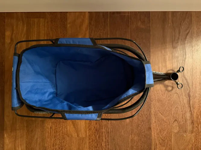 Cesto para cachorro na bicicleta 
