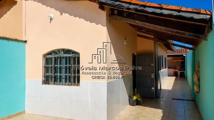Espaçosa Casa Térrea à Venda no Jardim Praia Grande, Mongaguá!
