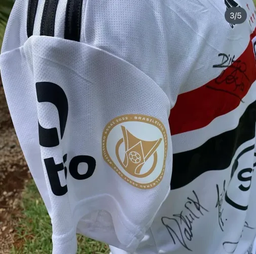 Camiseta Oficial de Jogo São Paulo F. C. Autografada pelo elenco da época 