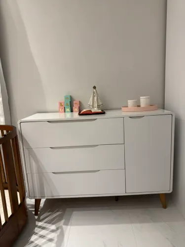 ? Cômoda Branca à Venda - R$ 900,00