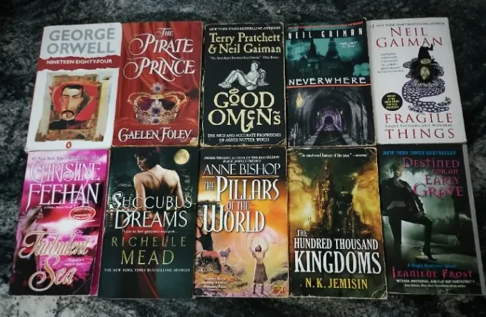 10 livros de bolso em inglês por R$50. Aproveite!