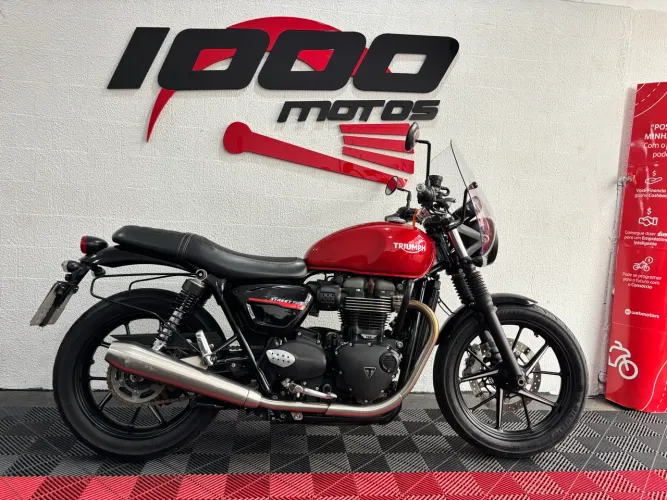 TRIUMPH STREET TWIN