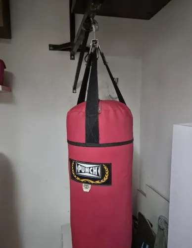 Saco de Pancadas Punch + Suporte de Parede - Completo