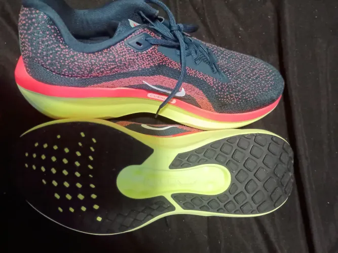 Tênis Nike para corrida n42 novo