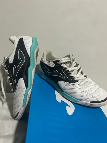 Chuteira de futsal joma