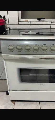 fogão 6 bocas funcionando tudo perfeitamente com forno