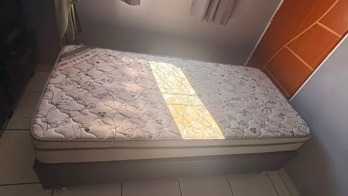 Cama box solteiro com colchão 