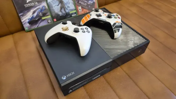 Console Xbox One 1TB + Controle Lunar White + Controle Titanfall + Jogos