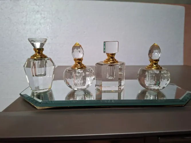 Decorações diversas. (2)